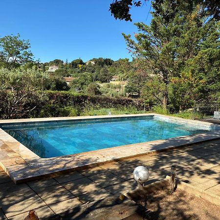 Gite 2 Chambres Avec Piscine Sernhac Exteriér fotografie