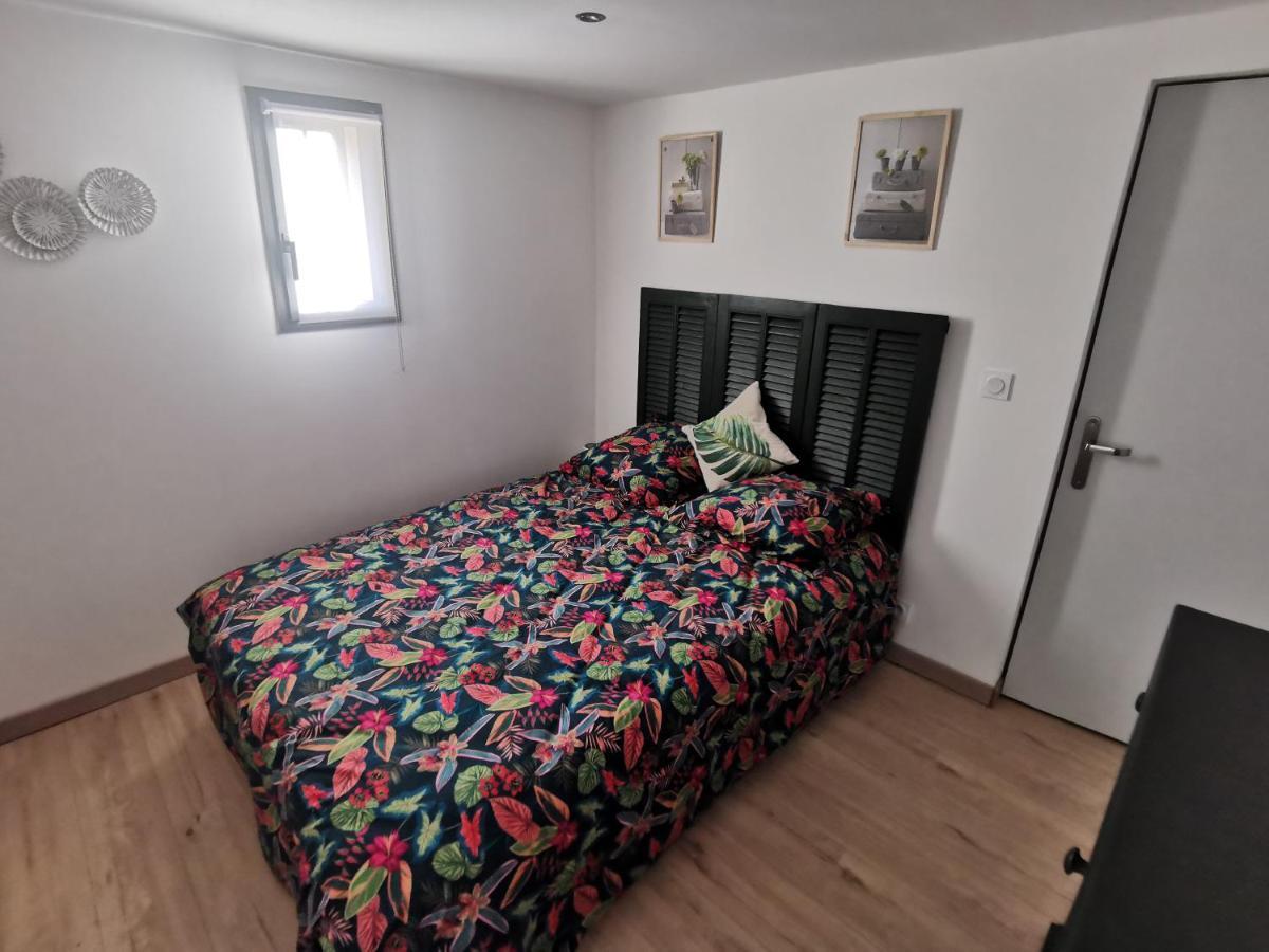 Gite 2 Chambres Avec Piscine Sernhac Exteriér fotografie