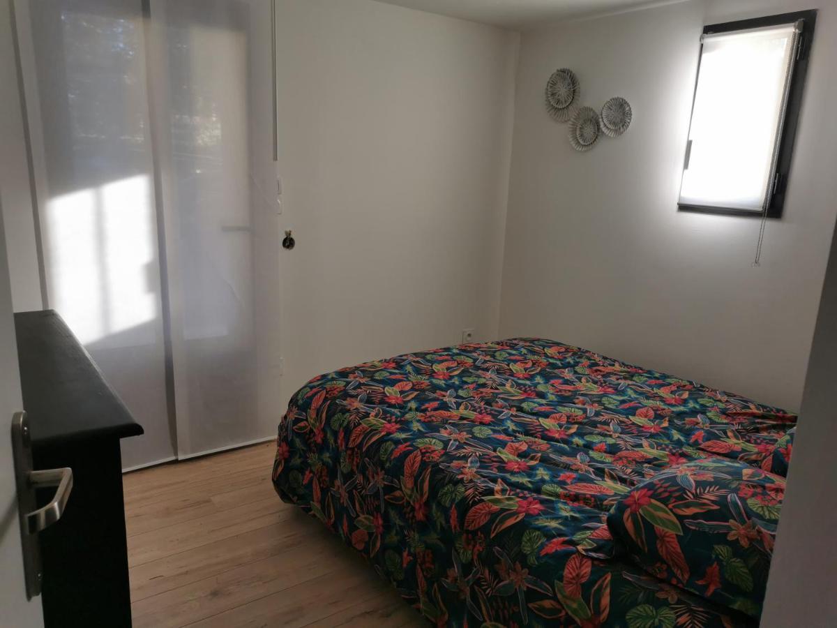 Gite 2 Chambres Avec Piscine Sernhac Exteriér fotografie
